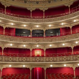Personal de sala y servicios en el Teatro Español